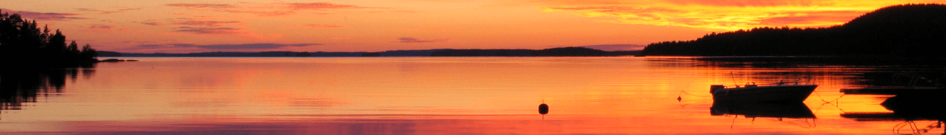 Sun setting over Lake Päijänne at Sysmä, Finland. On the right is Päijätsalo island which is part of the Päijätsalo natural park.